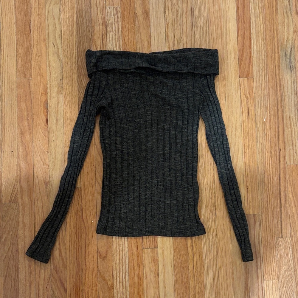 Women's Off-Shoulder Ribbed Sweater - Black